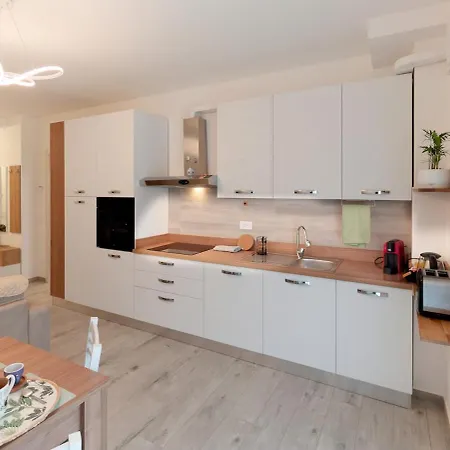 Assisi Valley - Modern With Covered Parking