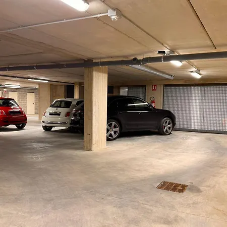 Assisi Valley - Modern With Covered Parking Lägenhet